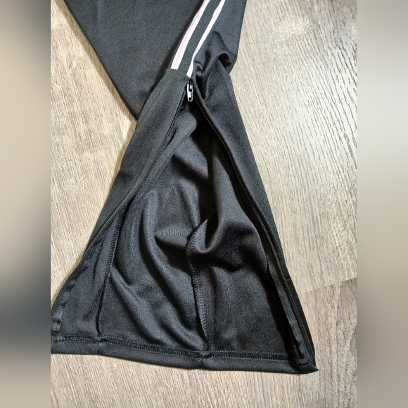 Adidas Aeroready Black Sweatpant With Pink Side Stripes. Size Medium 12-14 - Picture 3 of 8